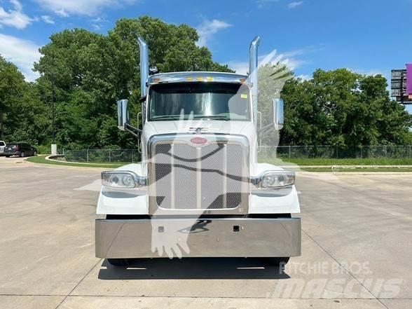 Peterbilt 567 Autotractoare