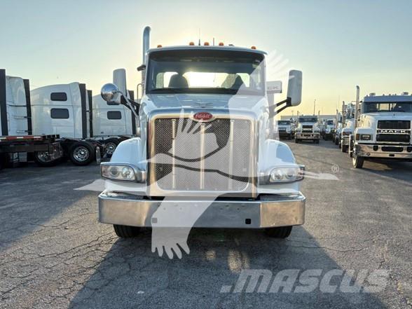 Peterbilt 567 Autotractoare