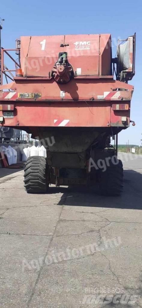 FMC 979 AT Combine de recoltat mazare