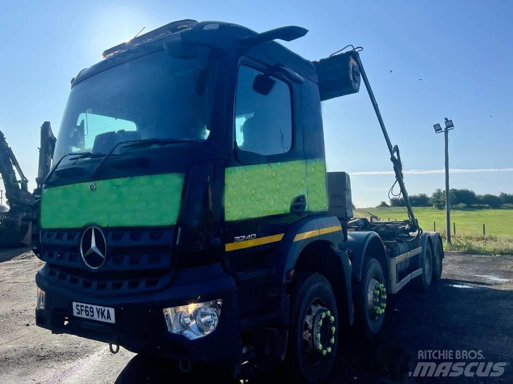 Mercedes-Benz 3240 Camion cu carlig de ridicare