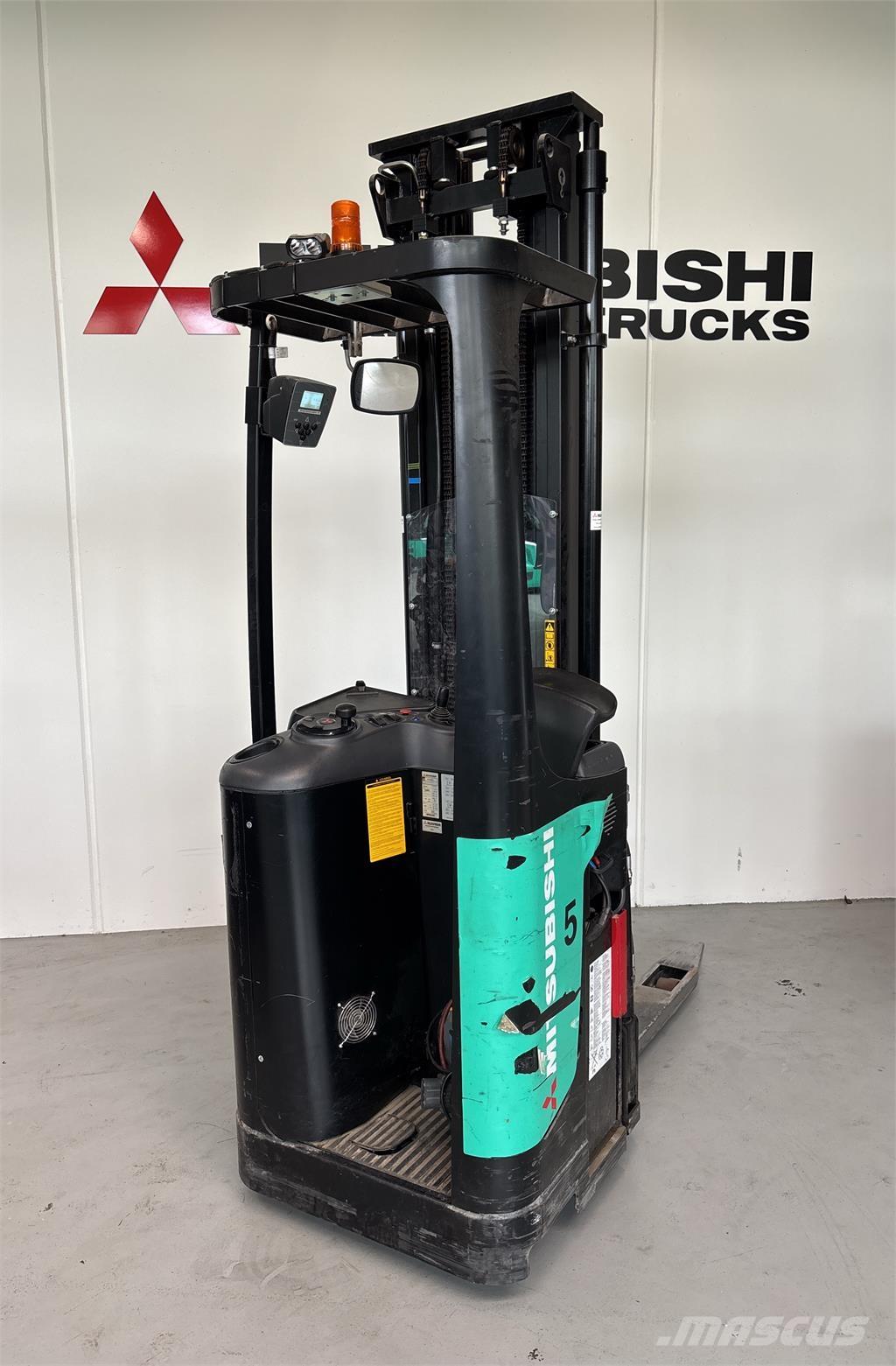 Mitsubishi SBR16N Transpaleti autopropulsanti