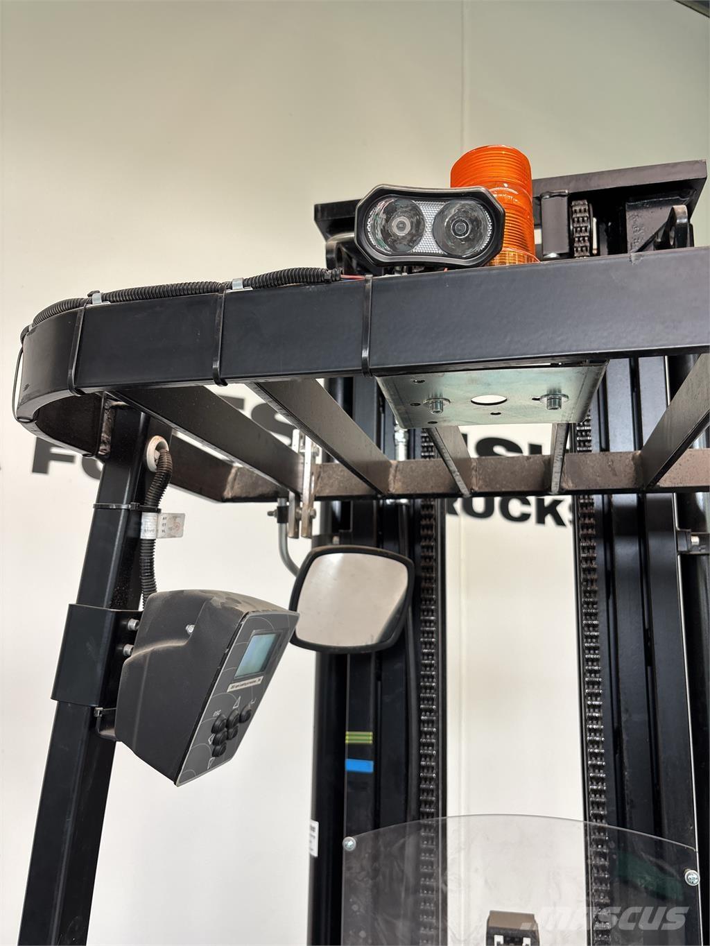 Mitsubishi SBR16N Transpaleti autopropulsanti