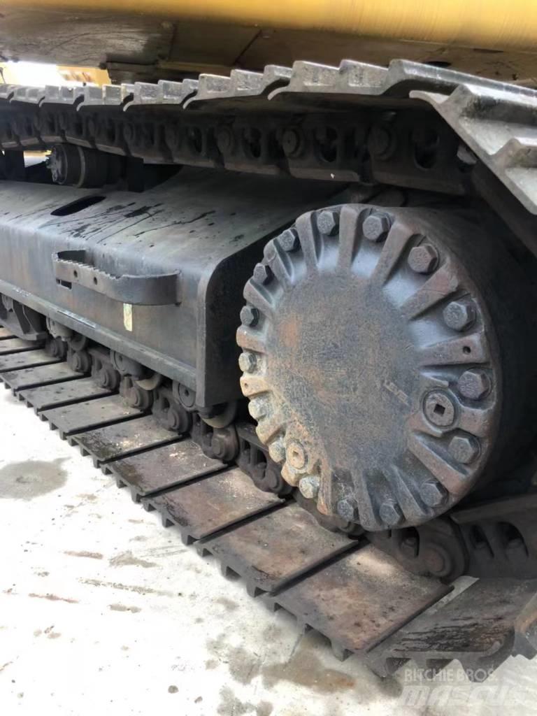 CAT 323 D Excavatoare pe șenile
