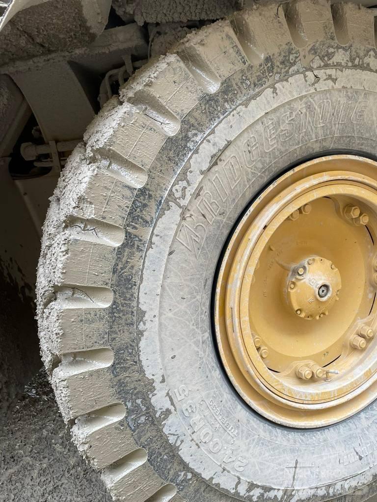 CAT 775G Camioane cu basculante rigide