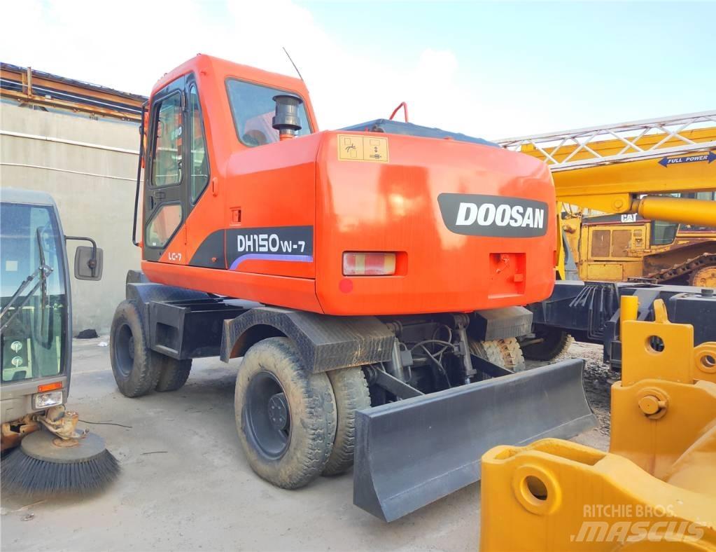 Doosan DH150W Excavatoare cu roti