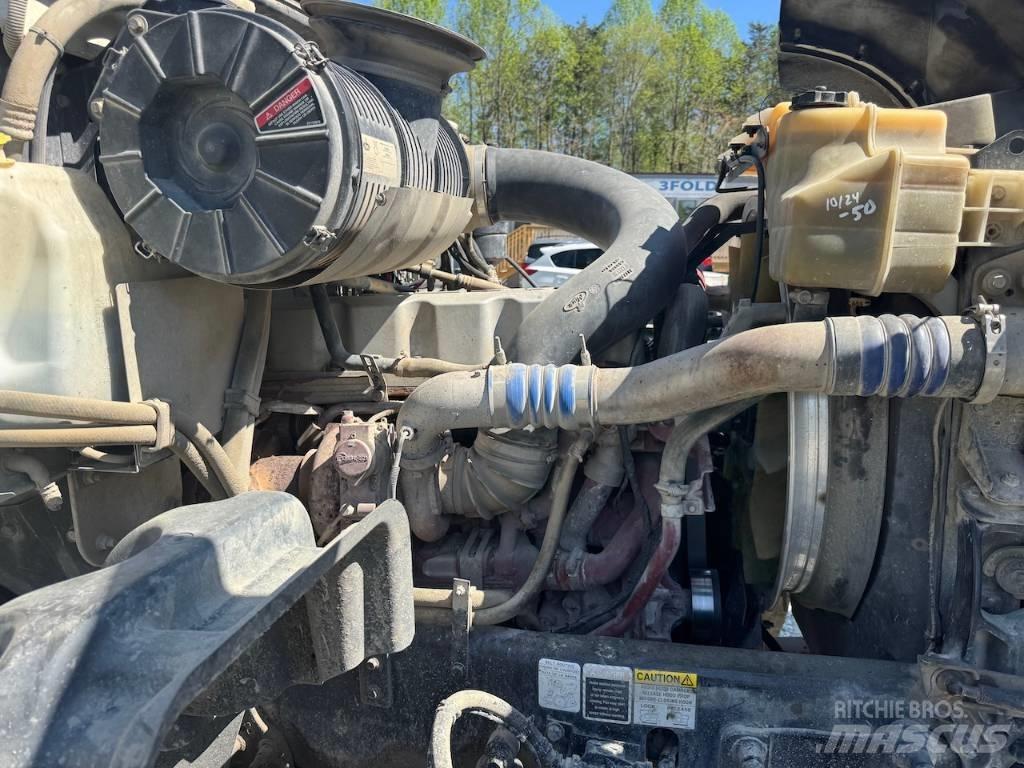 Mack GU713 Autobasculanta