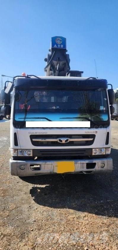 Horyong SKY450 Platforme aeriene montate pe camion