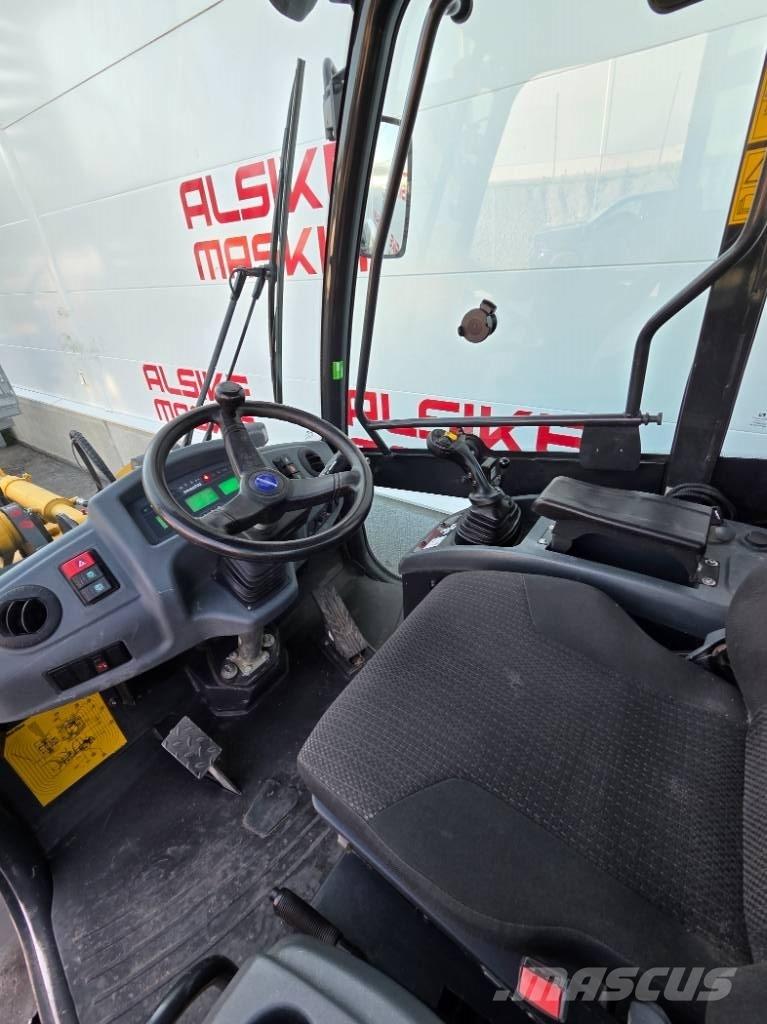 Komatsu WA 80 M Incarcator pe pneuri