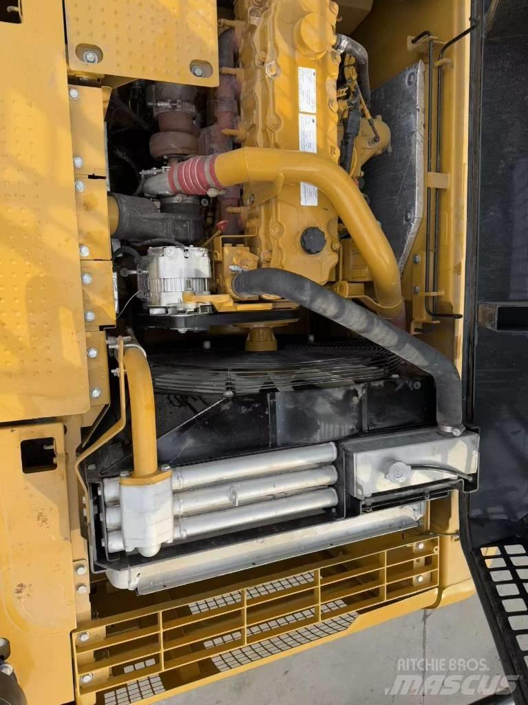 CAT 330d2 Excavatoare pe șenile
