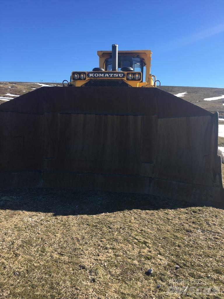 Komatsu 455 Buldozere pe senile