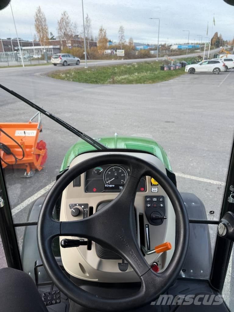 John Deere 3046 R Tractoare compacte