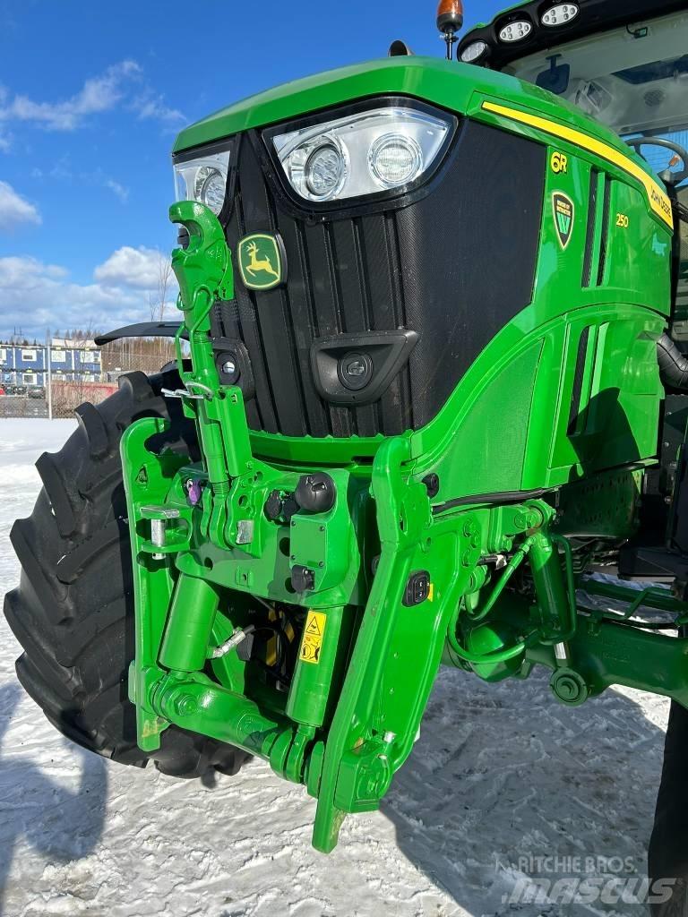 John Deere 6R 250 Tractoare