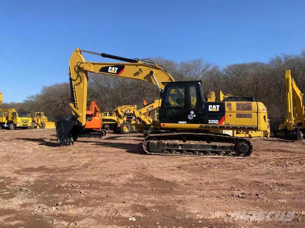 CAT 325 D Excavatoare pe șenile
