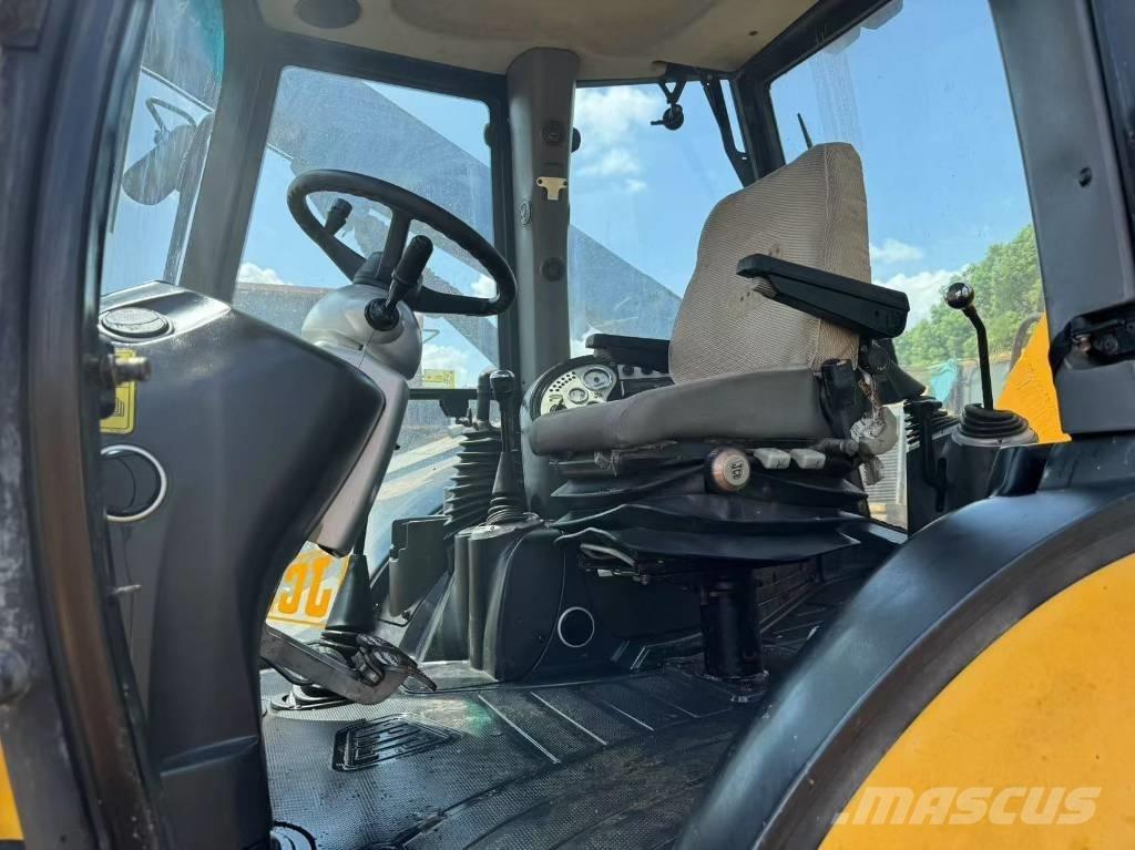 JCB 3 CX Buldoexcavatoare