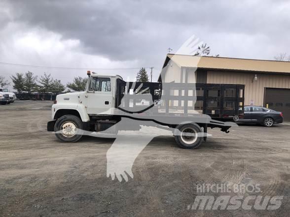 Ford L8000 Utilaje construcții - Altele