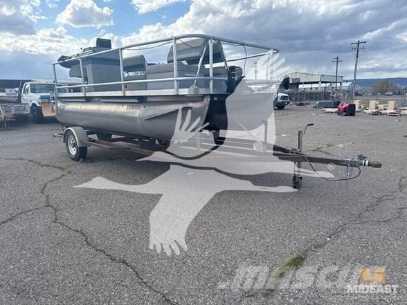  PONTOON BOAT Utilaje construcții - Altele