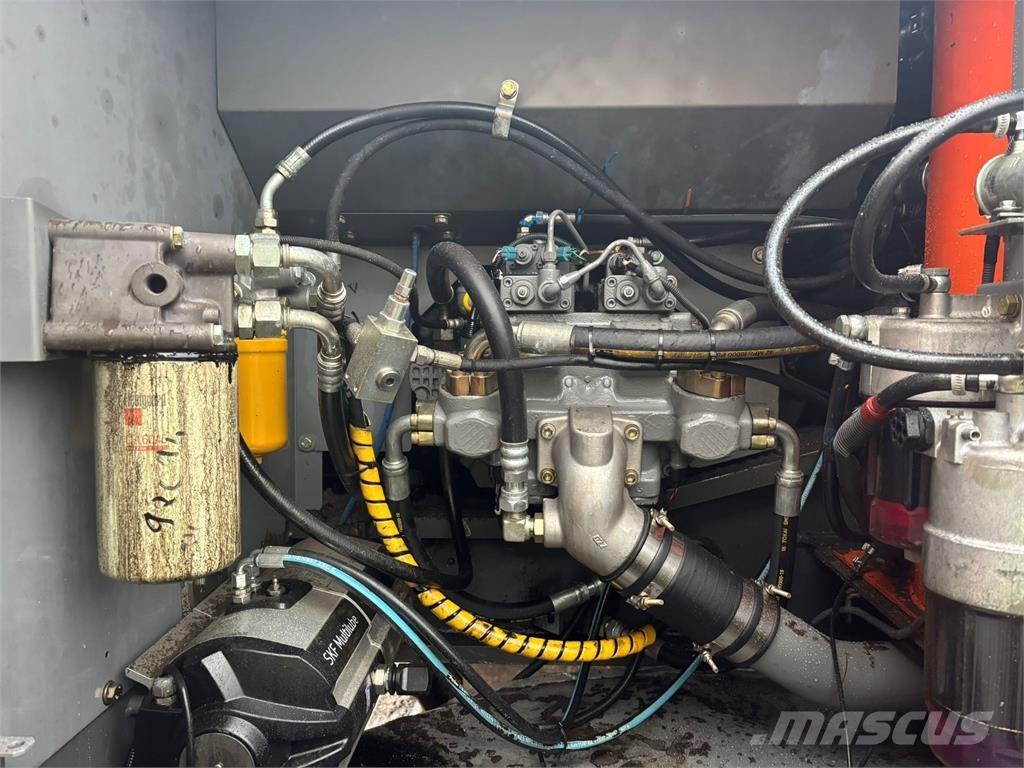 Hitachi ZX250LC-3 Excavatoare pe șenile
