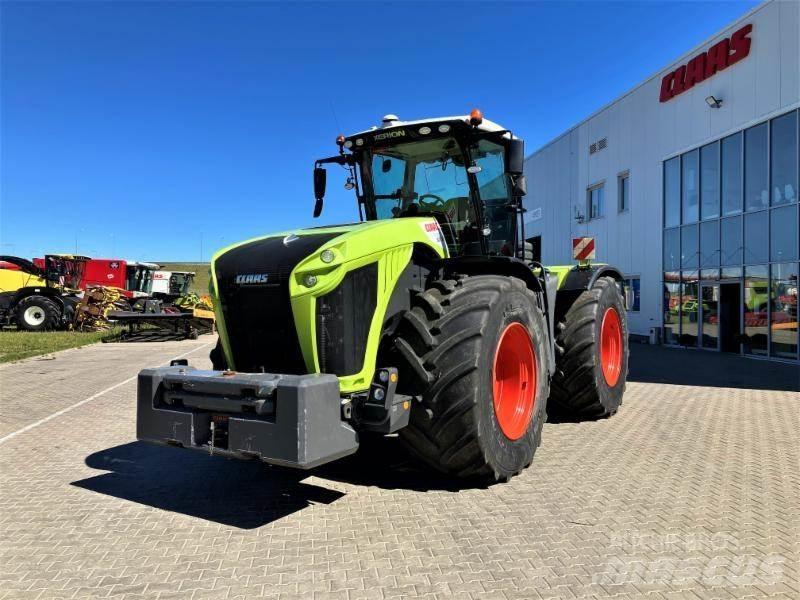 CLAAS XERION 5000 Tractoare
