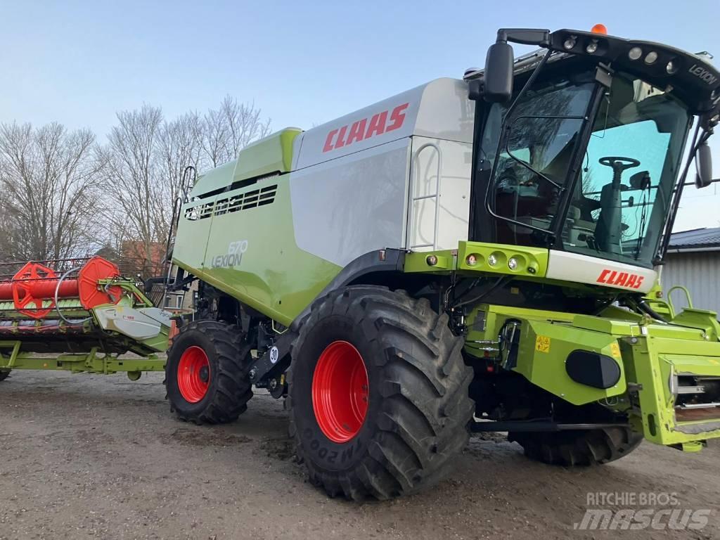 CLAAS Lexion 670 Combine de secerat
