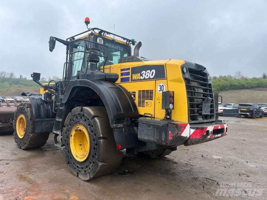 Komatsu WA380-8E0 Incarcator pe pneuri