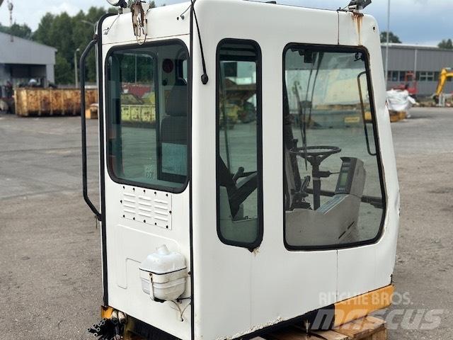 Liebherr A 924 B CAB Cabine si interior