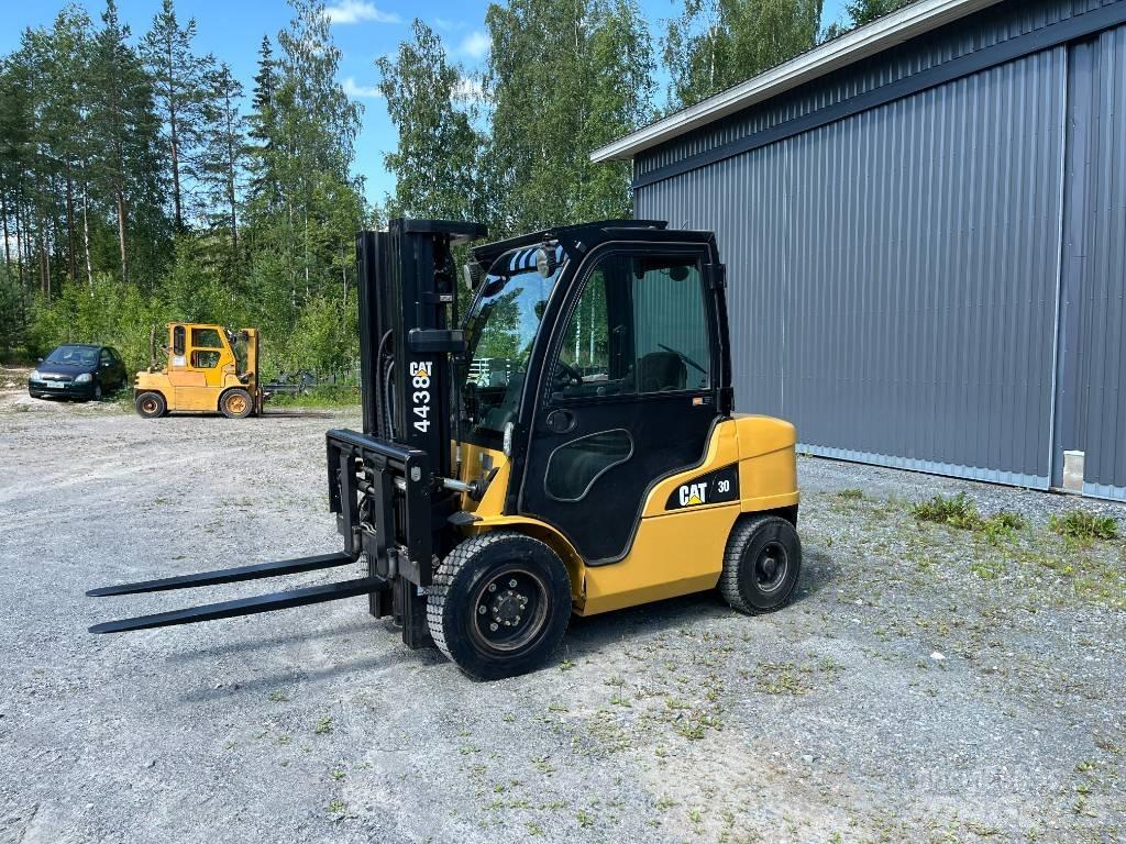 CAT DP 30 N Stivuitor diesel