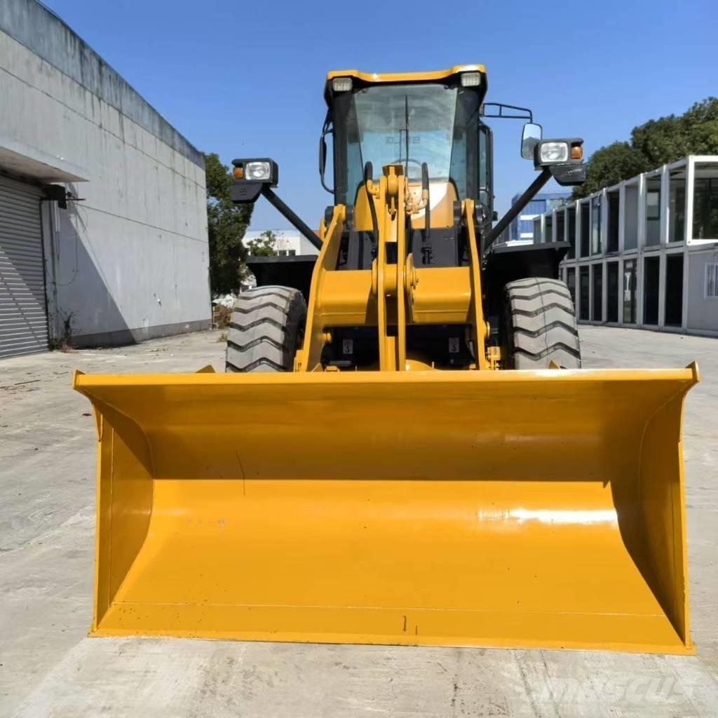 SDLG LG 936 L Incarcator pe pneuri