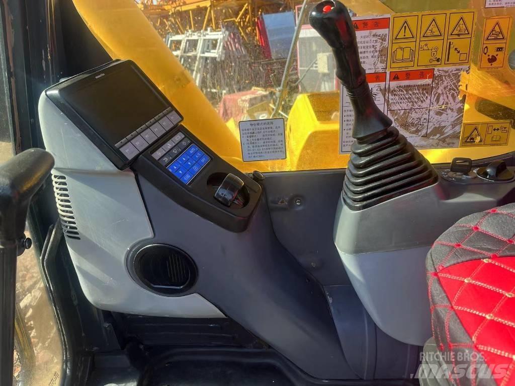 Komatsu PC 450 LC-8 Excavatoare pe șenile
