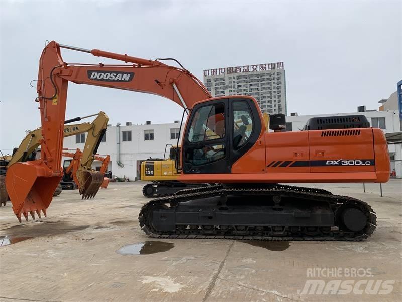 Doosan DX300 Excavatoare pe șenile
