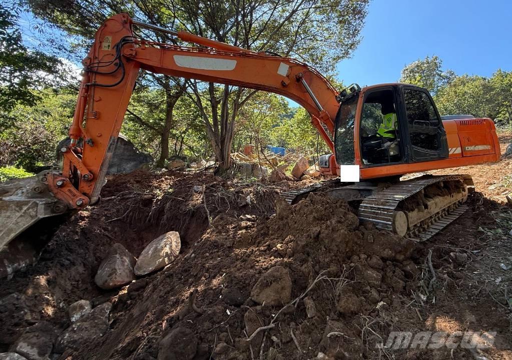Doosan DX 220 LCA Excavatoare pe șenile
