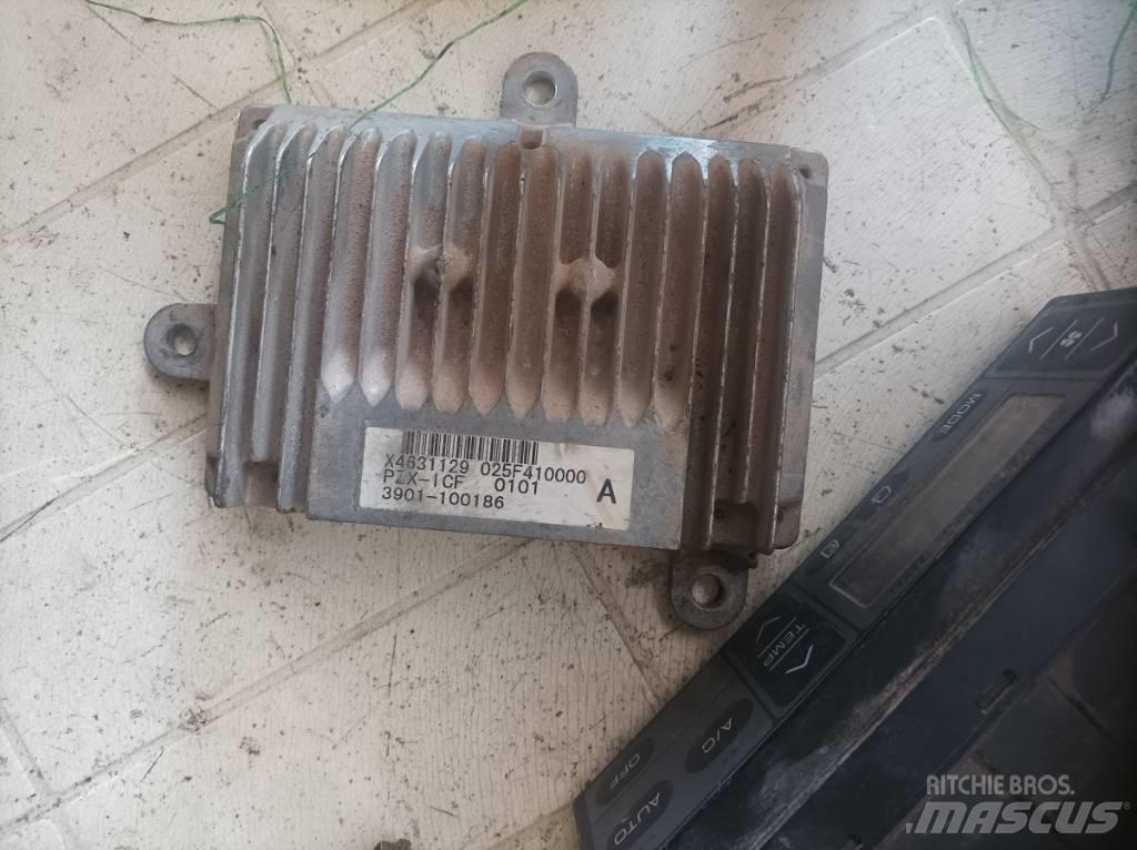 Hitachi ZX 350 LC-6 Electronice