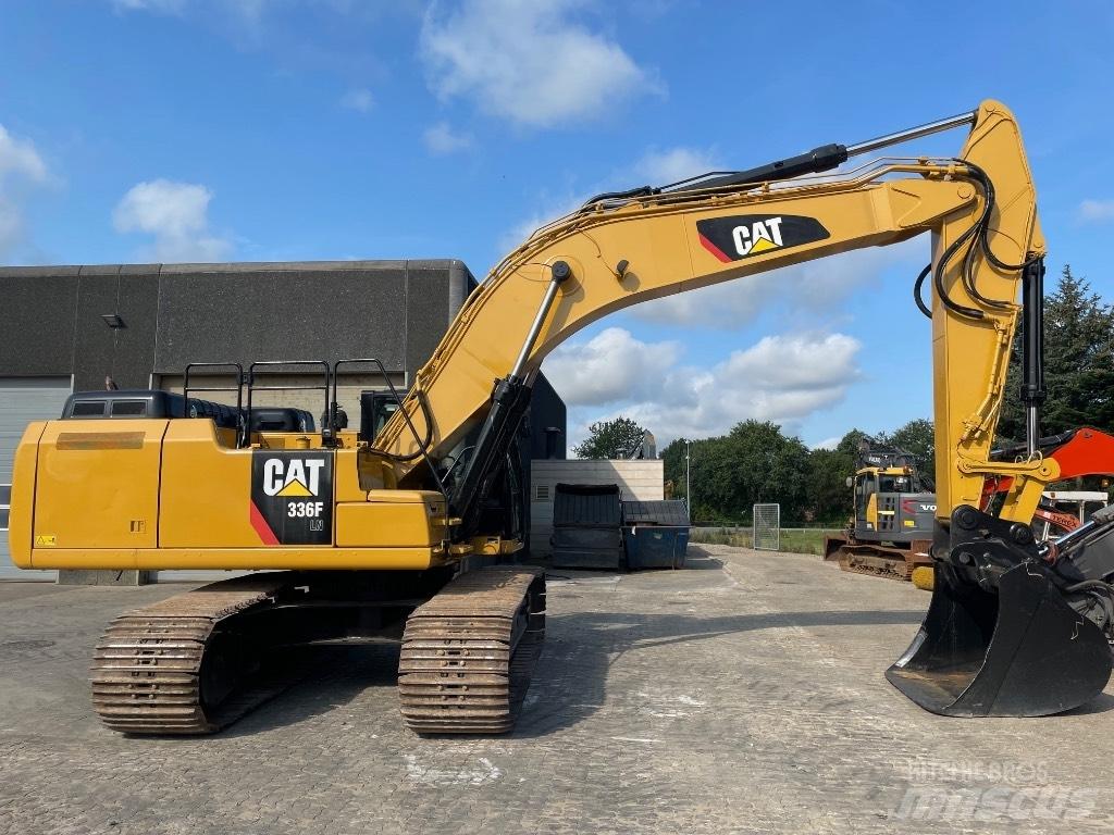 CAT 336F Excavatoare pe șenile
