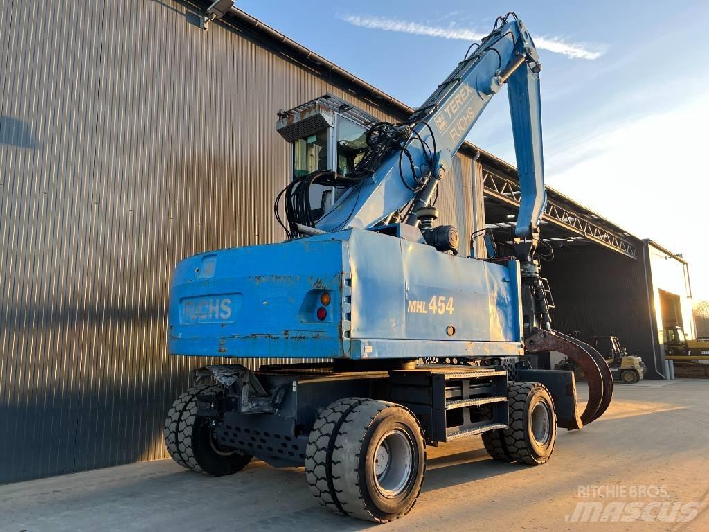 Fuchs MHL 454 Paleta de manipulare