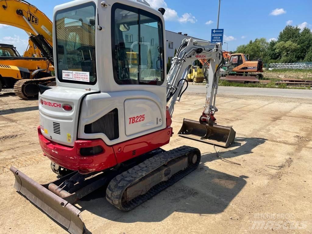 Takeuchi TB225 Mini excavatoare < 7t