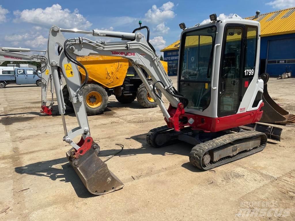 Takeuchi TB225 Mini excavatoare < 7t
