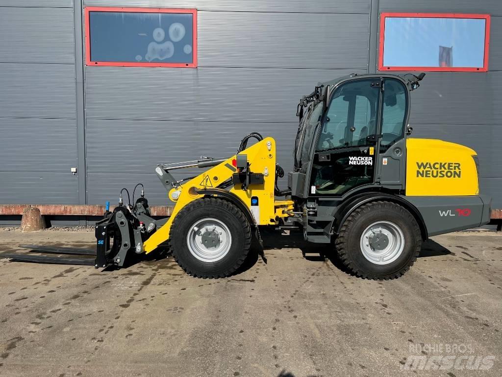 Wacker Neuson WL 70 Incarcator pe pneuri