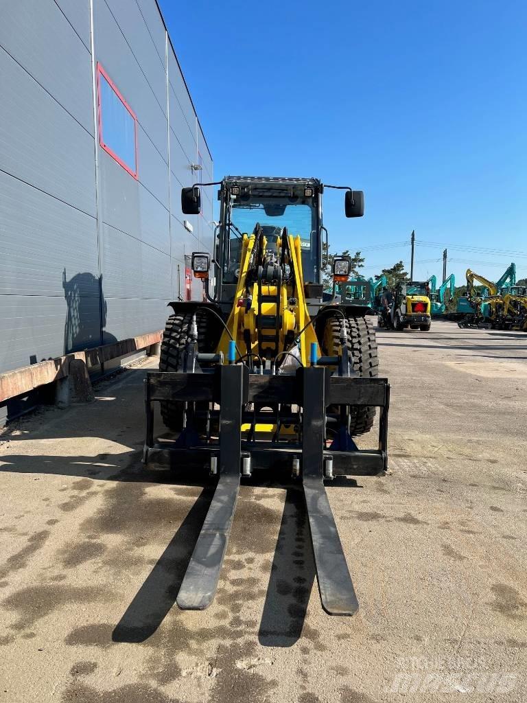 Wacker Neuson WL 70 Incarcator pe pneuri