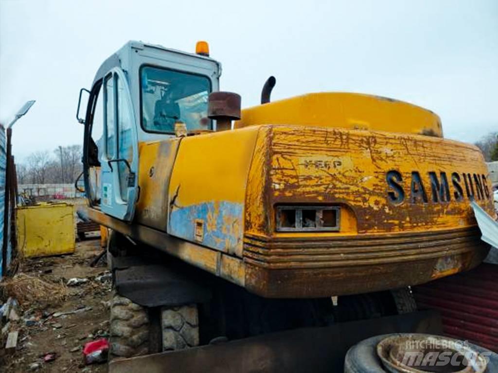 Samsung SE 210 Excavatoare pe șenile
