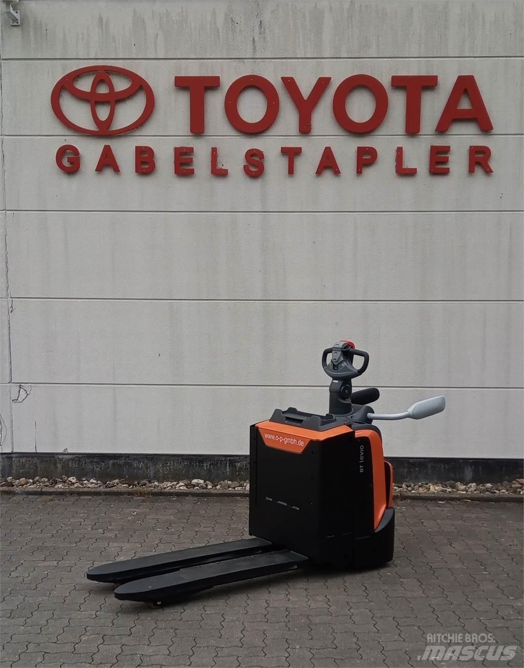 Toyota LPE200 Transpaleta manuala