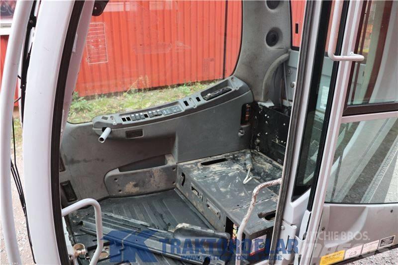 New Holland WE150C Cabine si interior