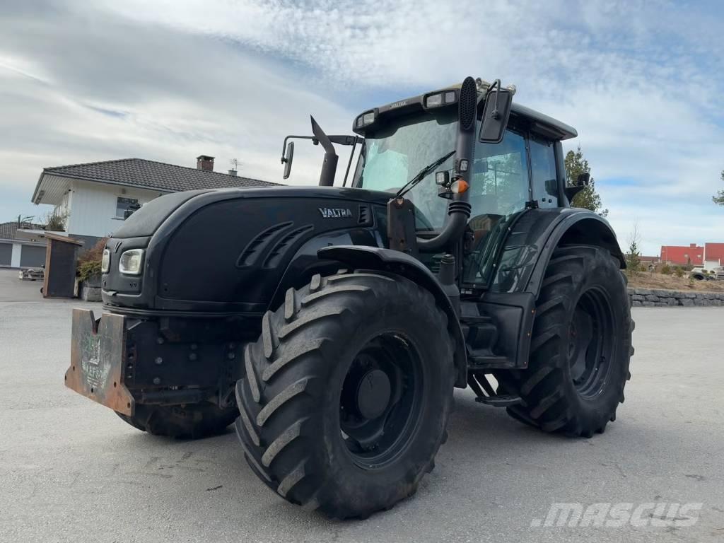 Valtra T 162 Tractoare