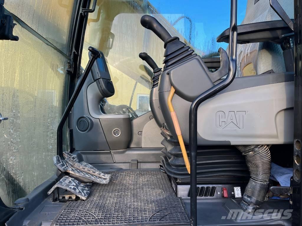 CAT 323 D L Excavatoare pe șenile
