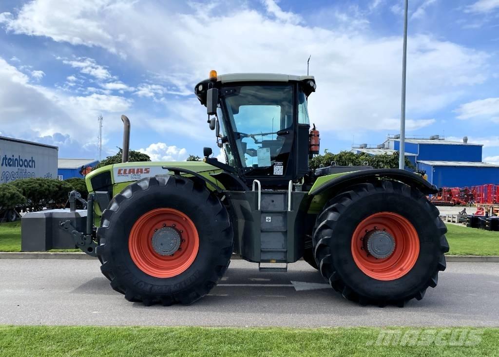 CLAAS Xerion 3800 Tractoare
