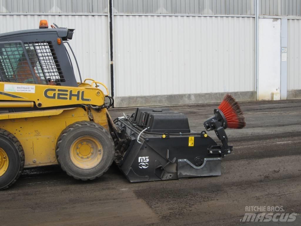 M3 Sweeper Bucket HD Utilaje întreţinere terenuri - Altele
