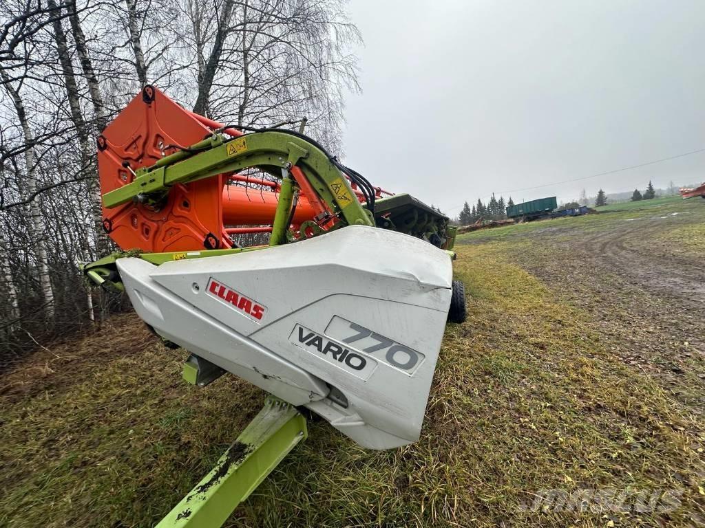 CLAAS Lexion 670 Combine de secerat