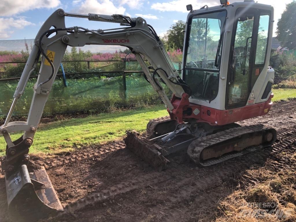 Takeuchi TB 225 Mini excavatoare < 7t