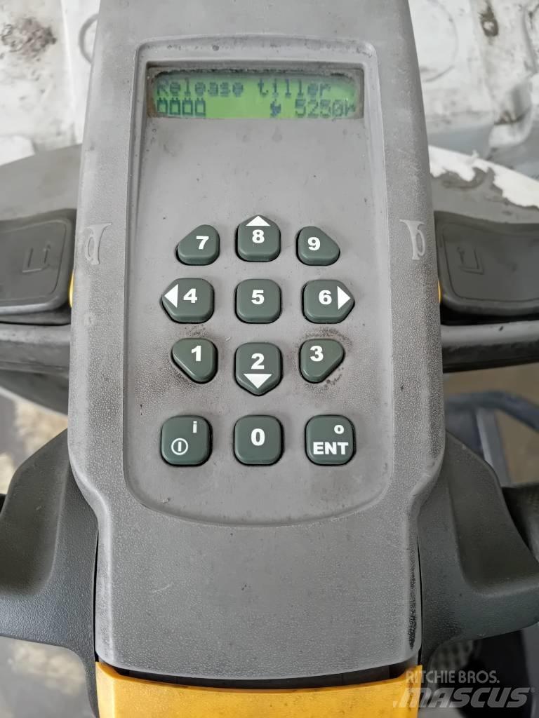 UniCarriers PMR 200F Transpaleta cu platforma