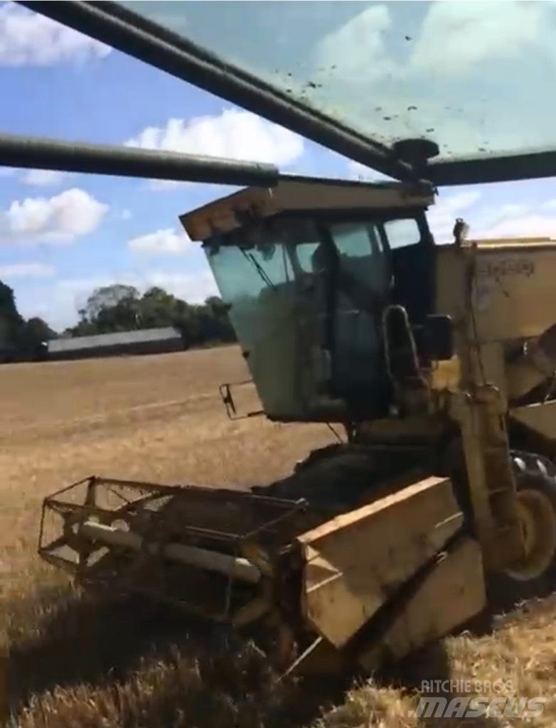New Holland 8060 Combine de secerat