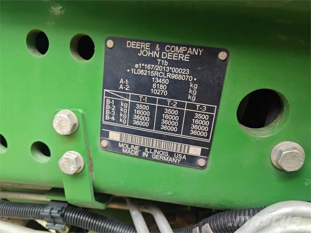 John Deere 6215R Tractoare