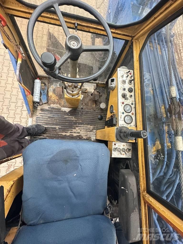 Sennebogen 212 Alte macarale